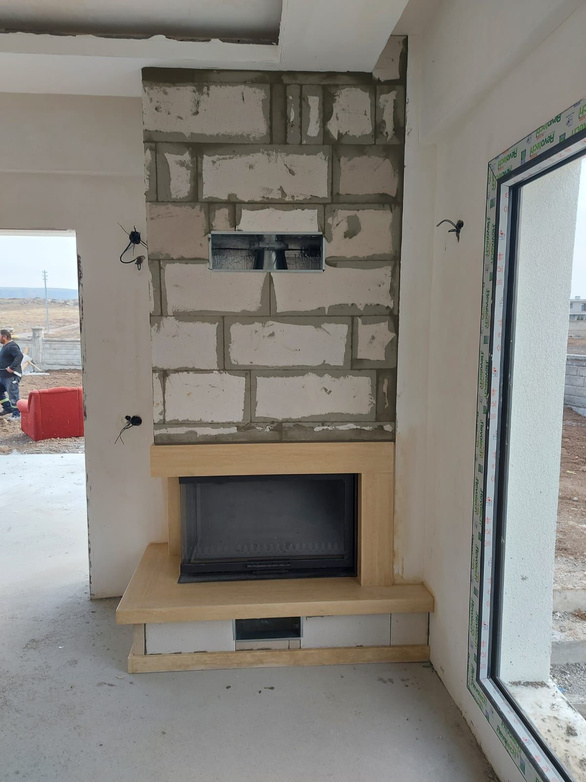 1742557275_16347.jpeg Sol tarafı Camlı Asansörlü Şömine